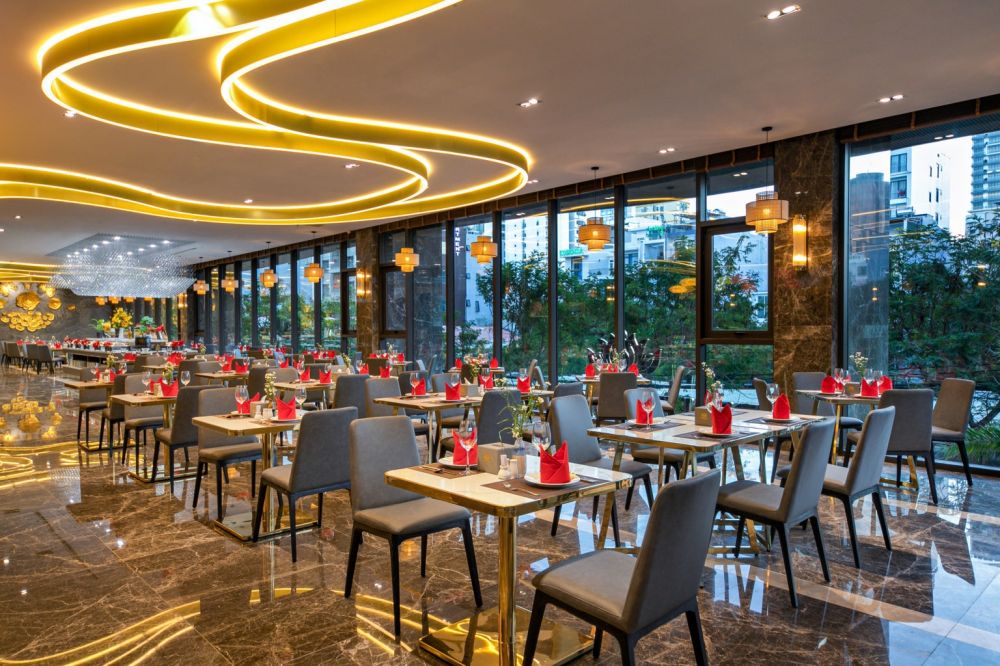 Golden Lotus Grand Hotel 4*
