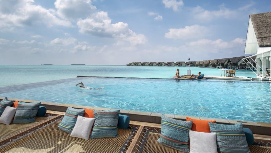 Four Seasons Landaa Giravaru 5*