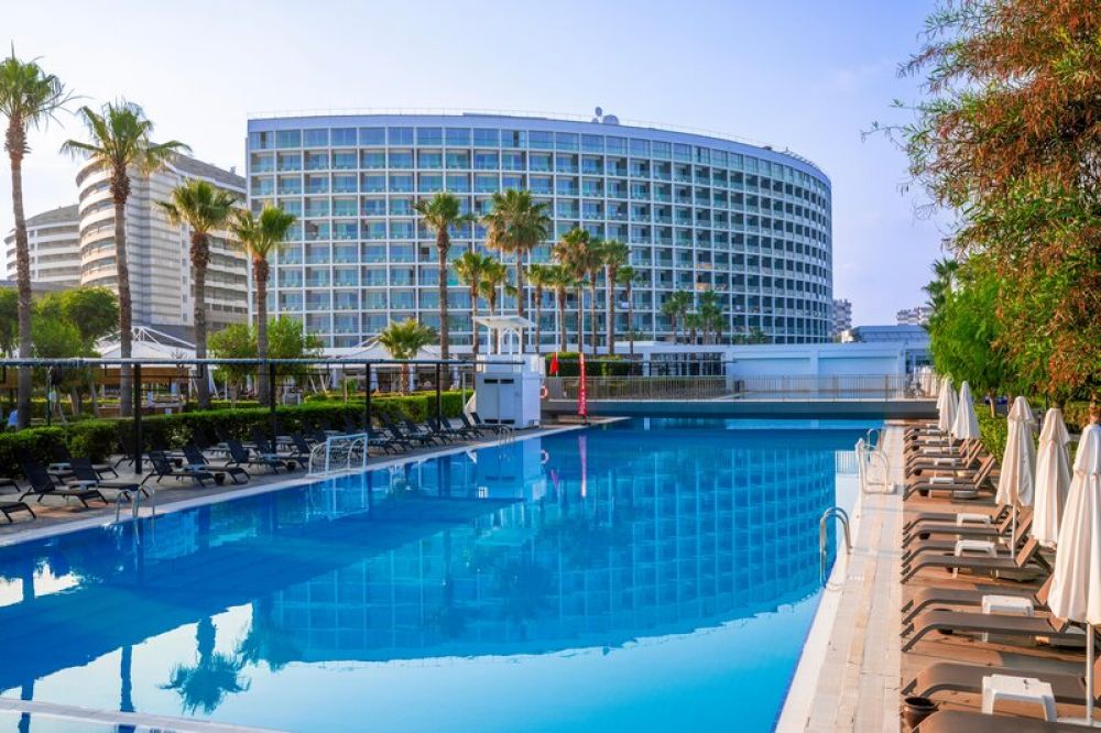 Crystal Centro Resort (ex. Amara Centro Resort) 5*