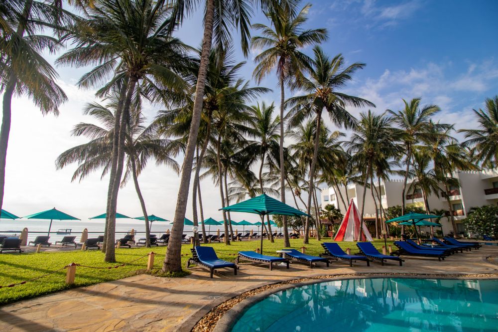 Bamburi Beach Hotel 3*