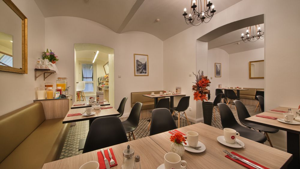 Suite Home Prague 4*