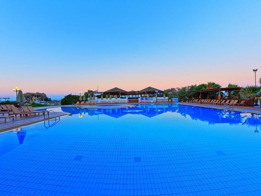 Apollonia Beach Resort & Spa 5*