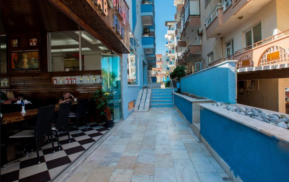 Barhan Beach Hotel 3*