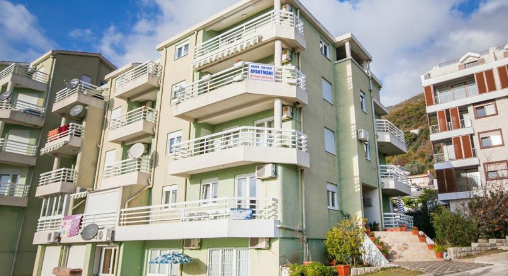 Apartments M Petrovac 3*