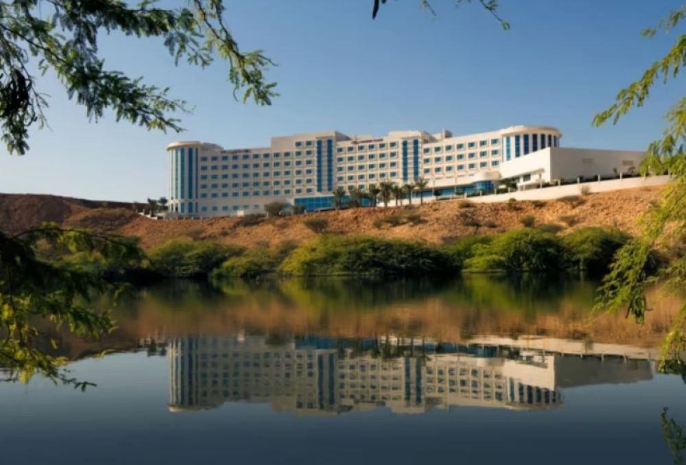 Crowne Plaza Muscat Ocec 4*