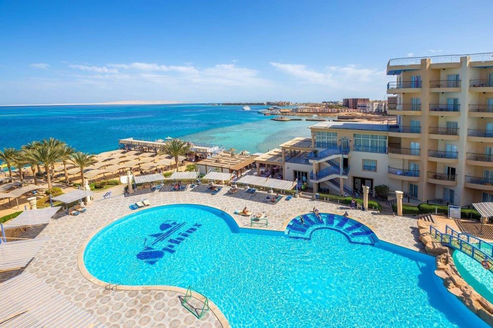 Sphinx Aquapark Beach Resort 4*