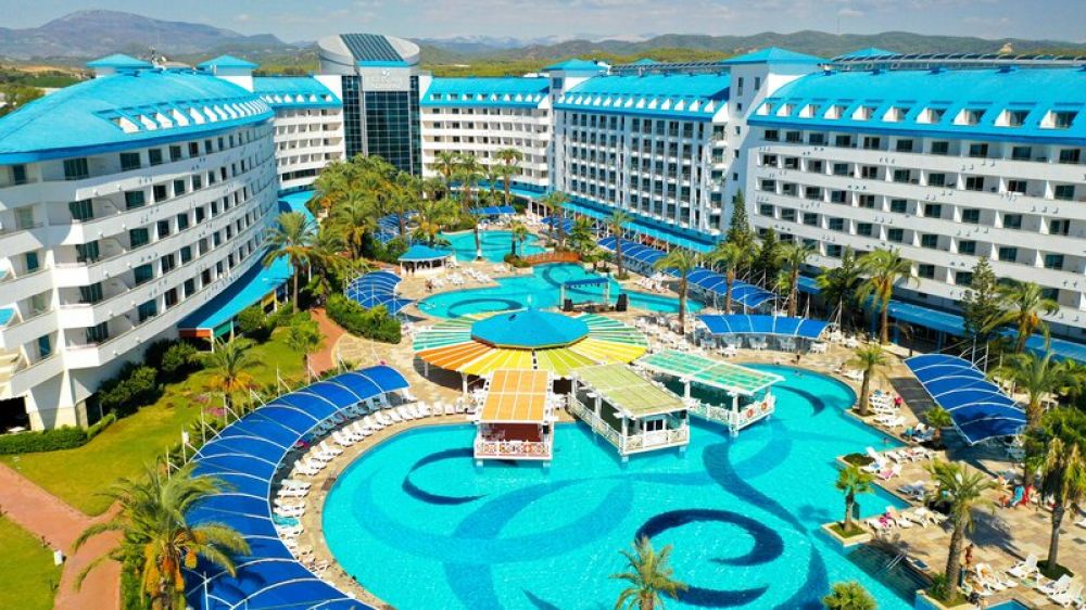 Crystal Admiral Resort Suites & Spa 5*