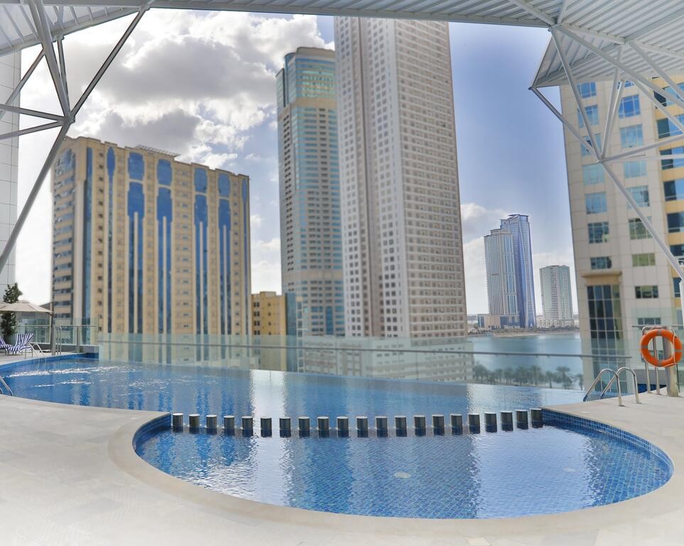 Pullman Hotel Sharjah 5*