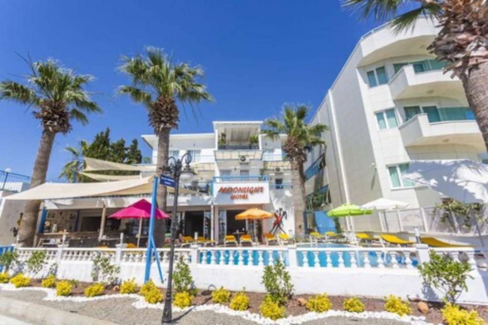 Moonlight Beach Hotel 3*