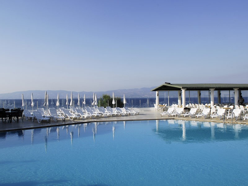 CNT Beach Hotel (ex.Chronos Beach Hotel Akyarlar) 4*