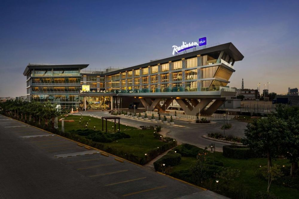 Radisson Blu & Convention Center 5*