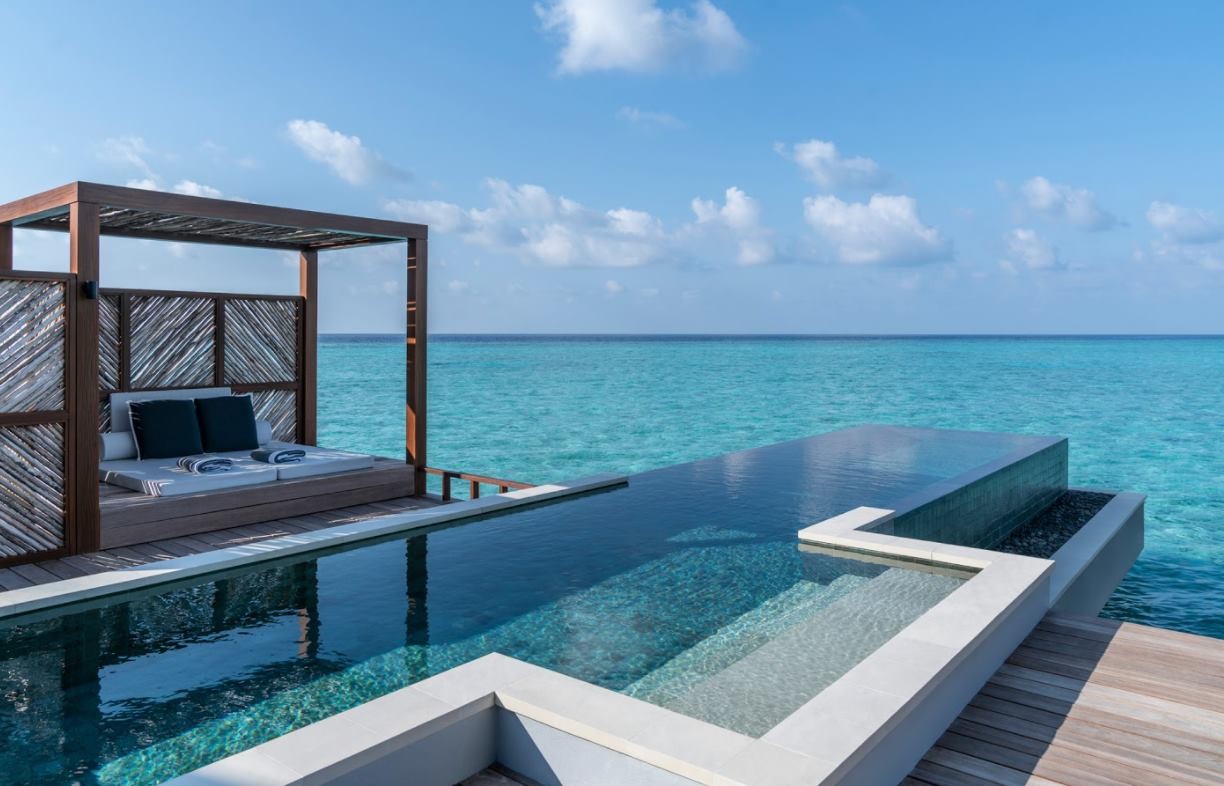 Four Seasons Landaa Giravaru 5*