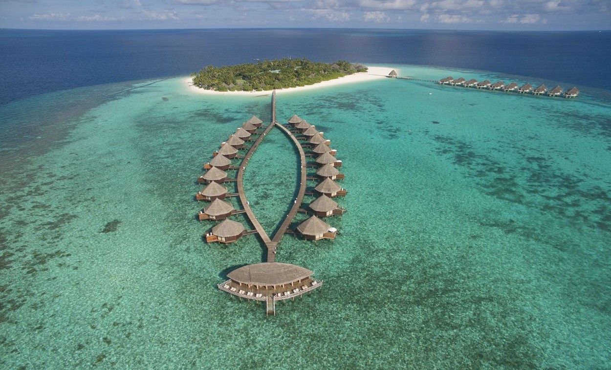 Angaga Island Resort 4*