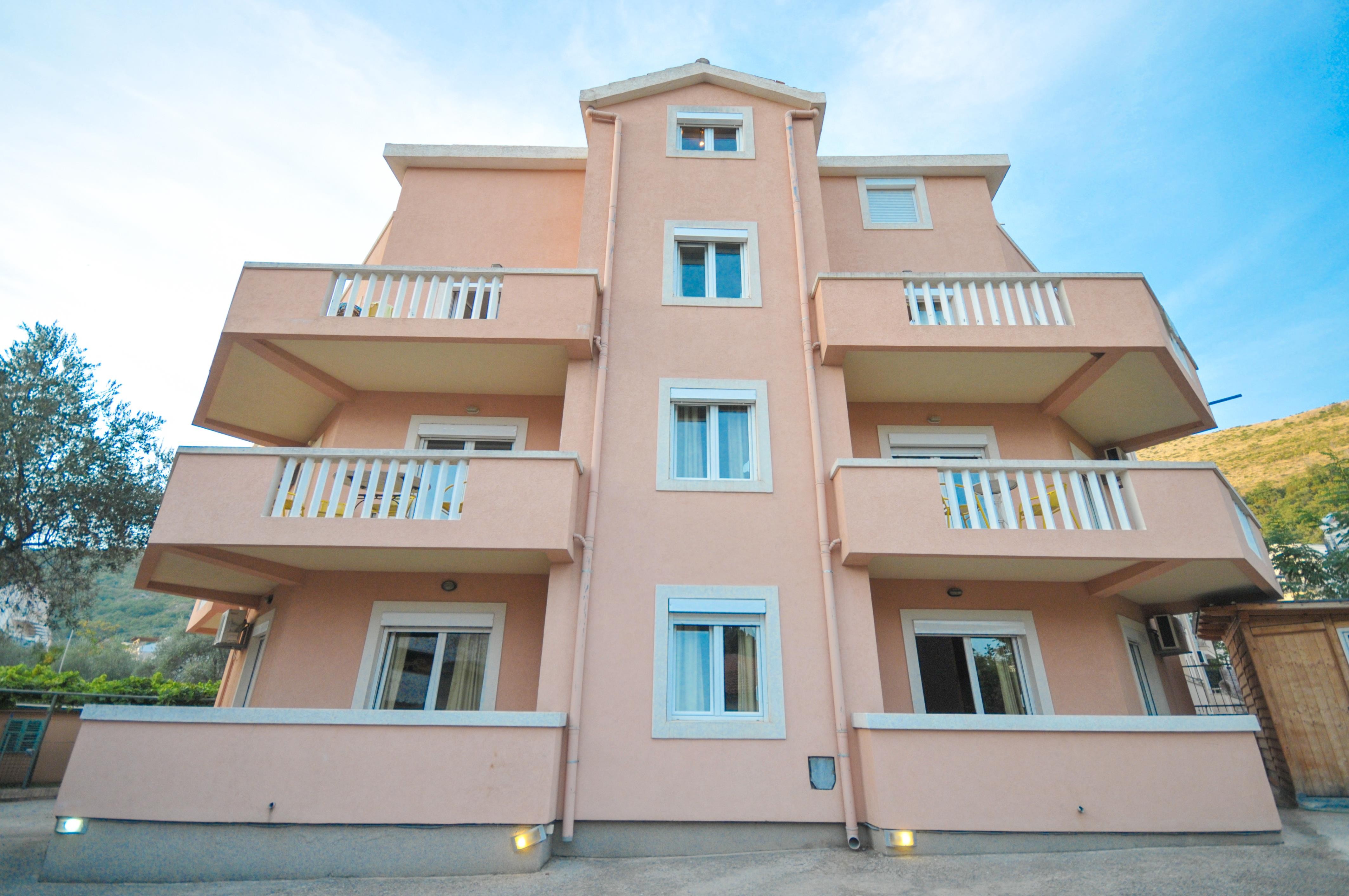 Medin Orange Apartments 3*