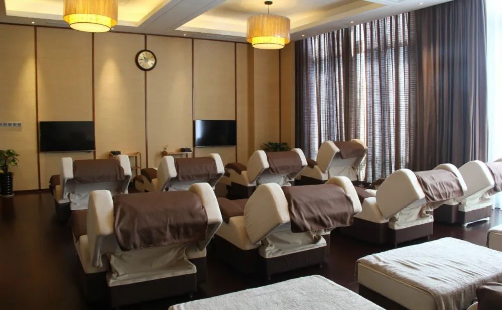 Jinghai Hotel & Resort 5*