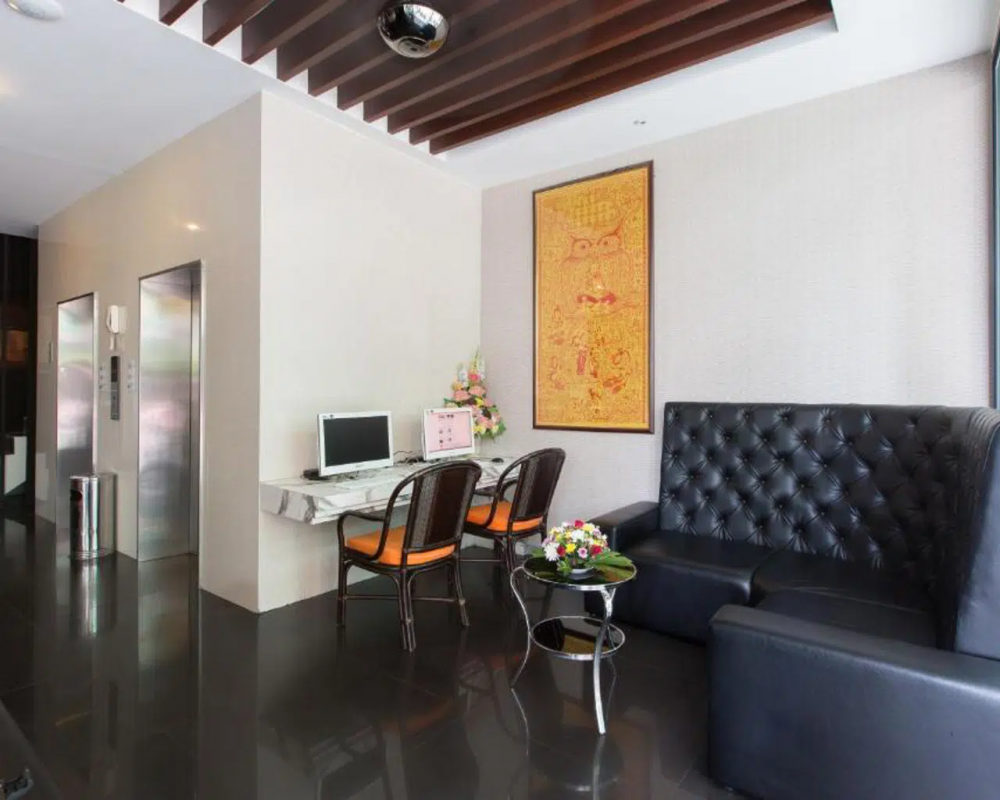 Hemingways Silk Hotel 3*