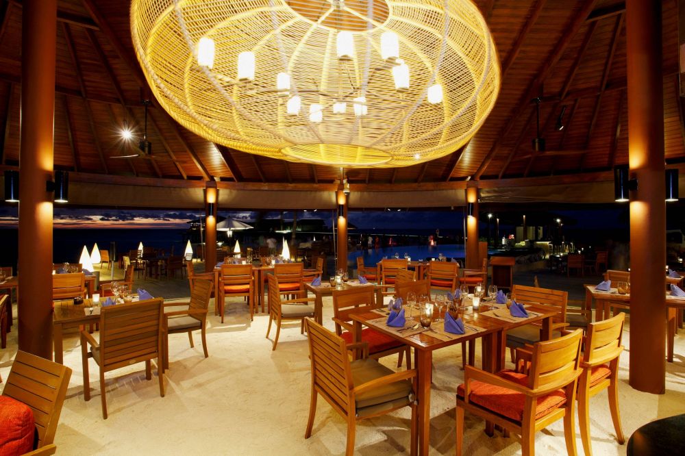 Centara Ras Fushi Resort | Adults Only 18+ 4*