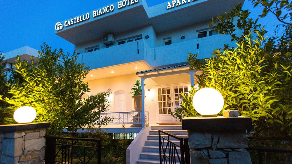 Castello Bianco Hotel Apartments 3*