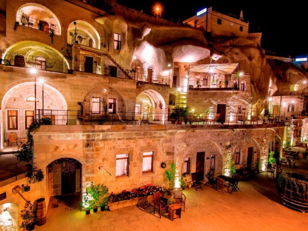 Hera Cave Suites 4*