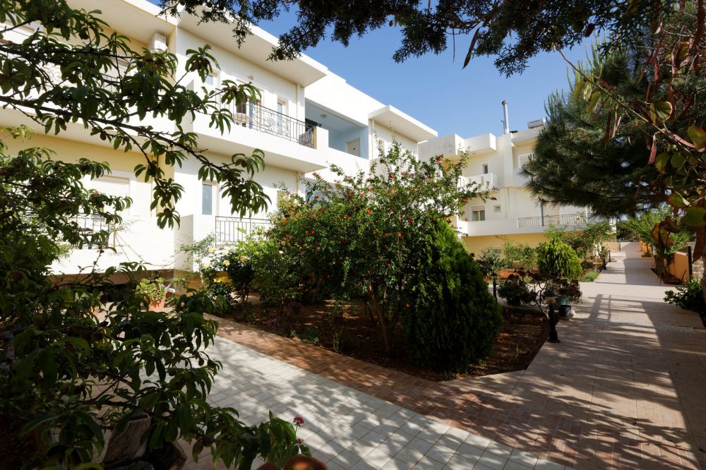 Fotis Studios Apartments 4*