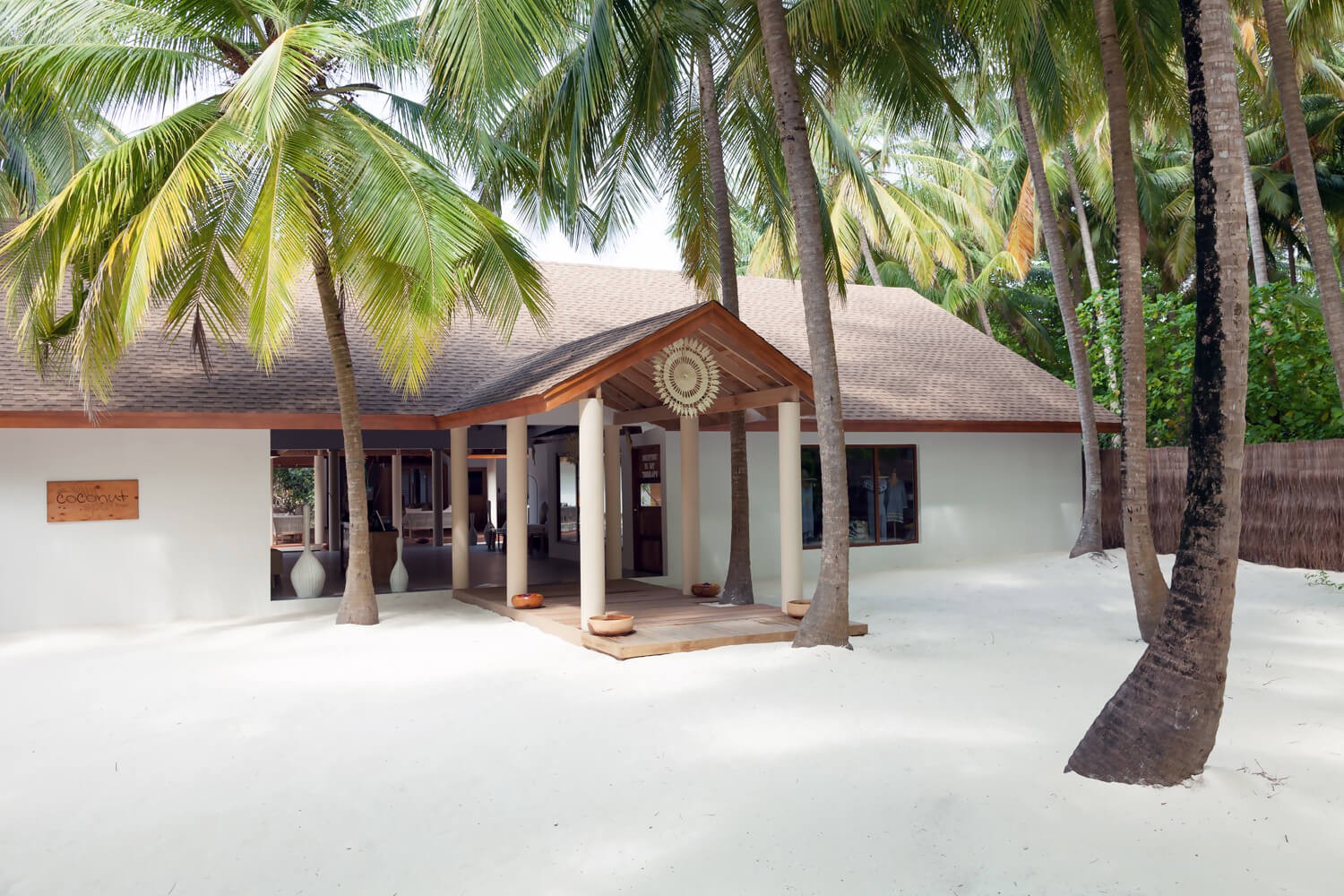 Reethi Faru Resort 4*