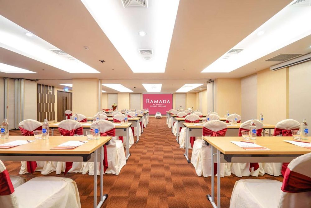 Ramada Phuket Deevana 4*