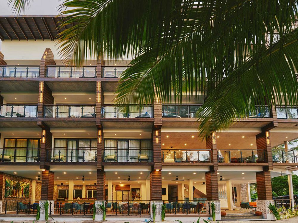 Beach Hotel Dhigurah 