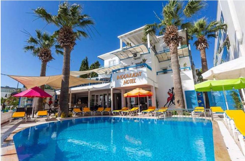 Moonlight Beach Hotel 3*