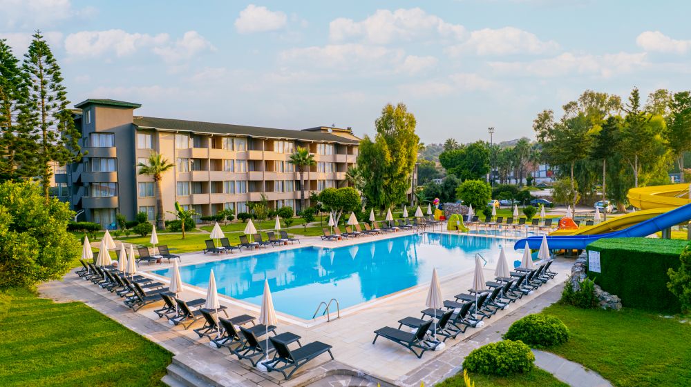 Taluyka Sunset Beach Hotel 4*