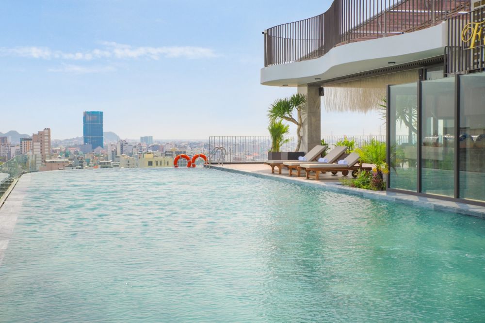 Golden Lotus Grand Hotel 4*