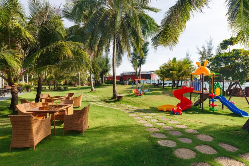 Mercury Phu Quoc Resort & Villas 4*