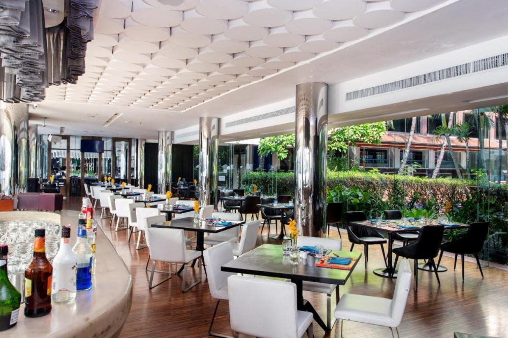 Ramada Plaza By Wyndham Bangkok Menam Riverside 5*