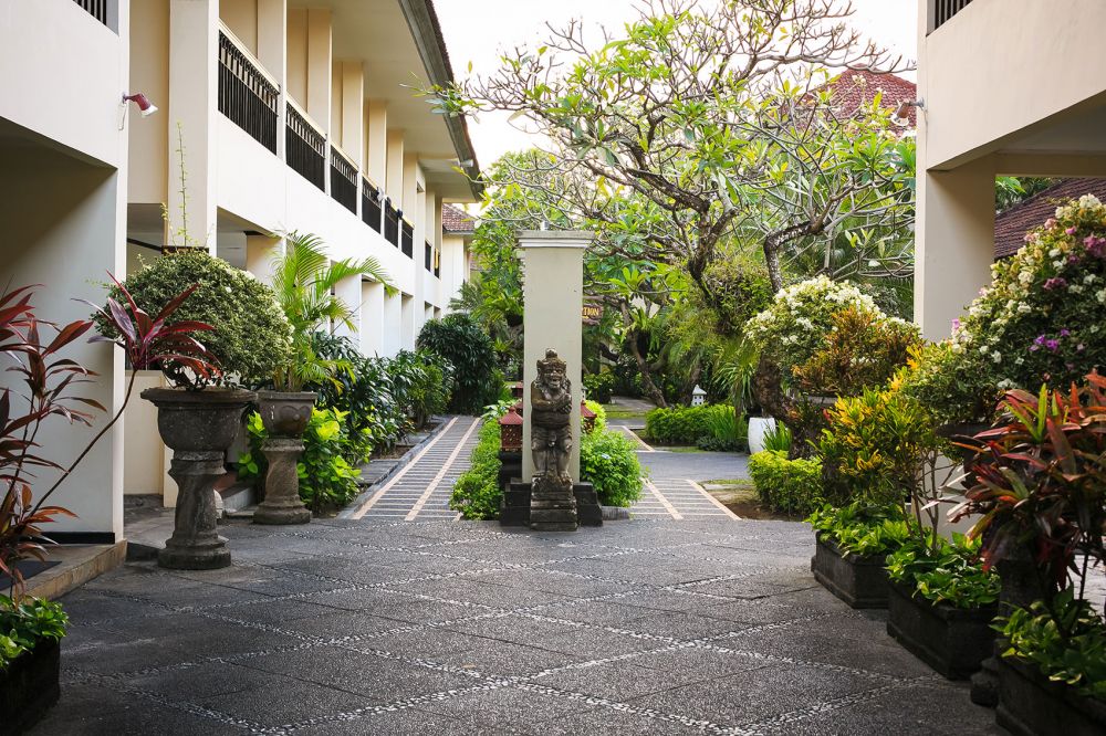 Legian Paradiso Hotel 3*