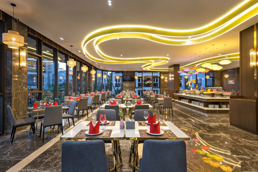 Golden Lotus Grand Hotel 4*