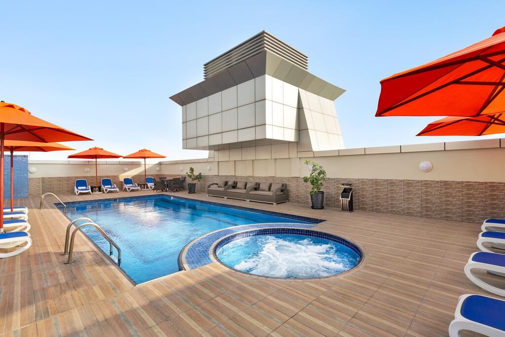 Ramada By Wyndham Dubai Deira 4*