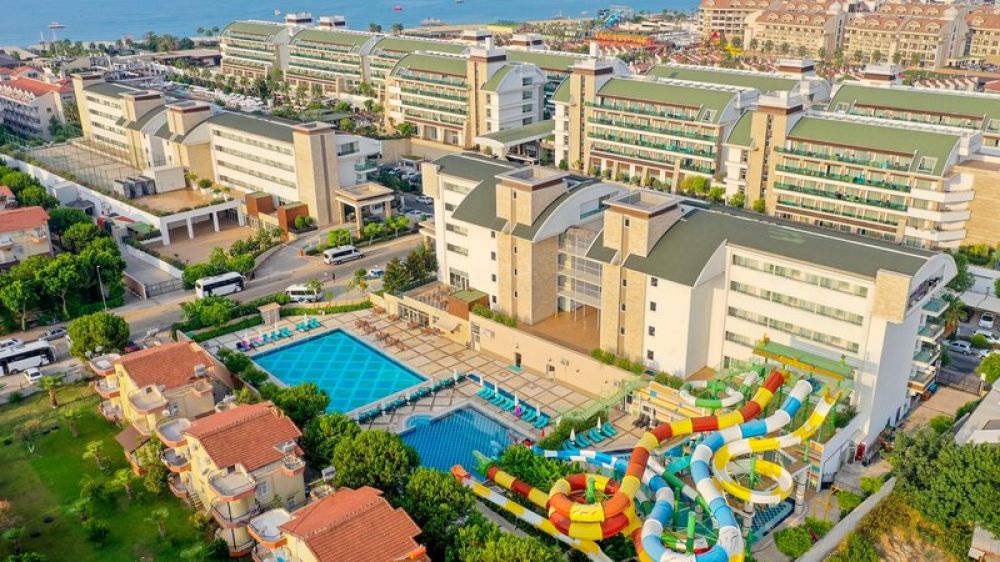 Crystal Waterworld Resort & Spa 5*