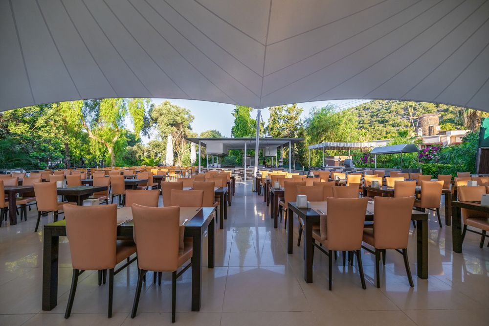 Latanya Park Resort Hotel 4*