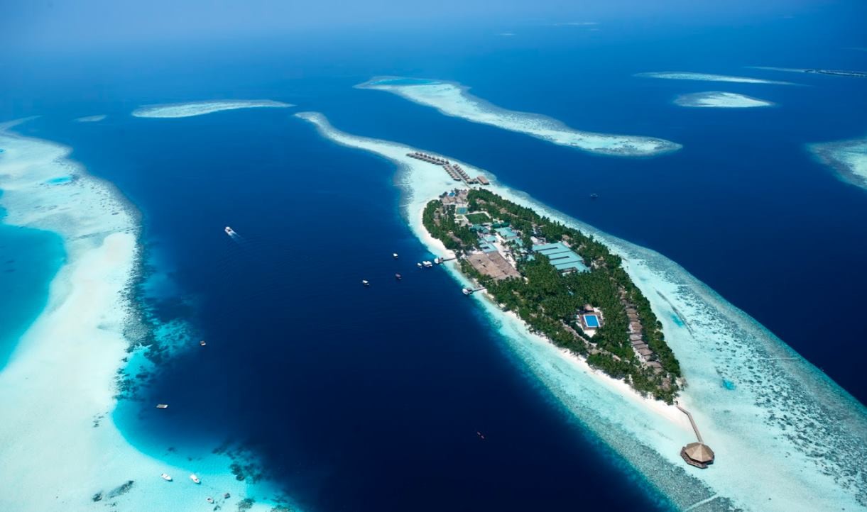 Vilamendhoo Island Resort & Spa 4*