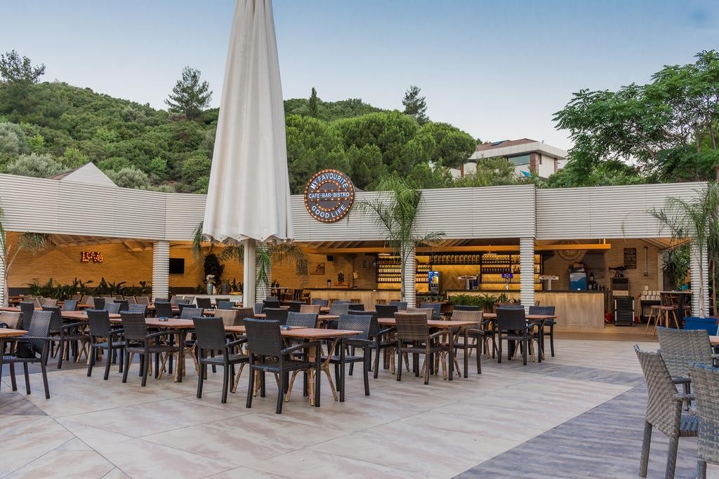 Grand Cettia Hotel 4*