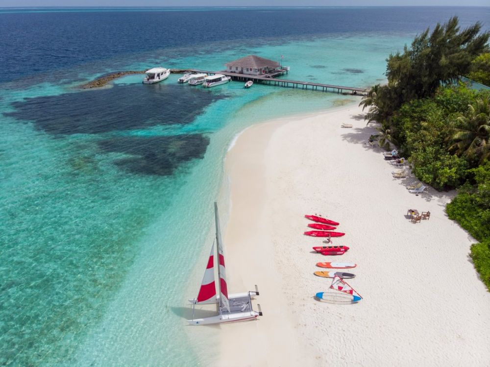 Eri Maldives (ex. Eriyadu Island Resort) 4*