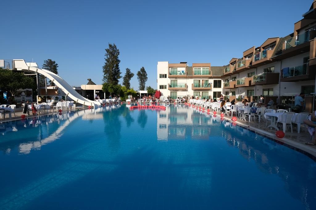 Monna Roza Garden Resort 4*