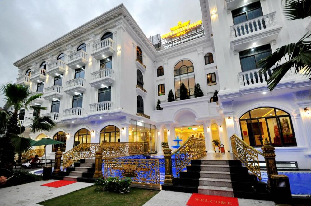 Crown Nguyen Hoang 4*