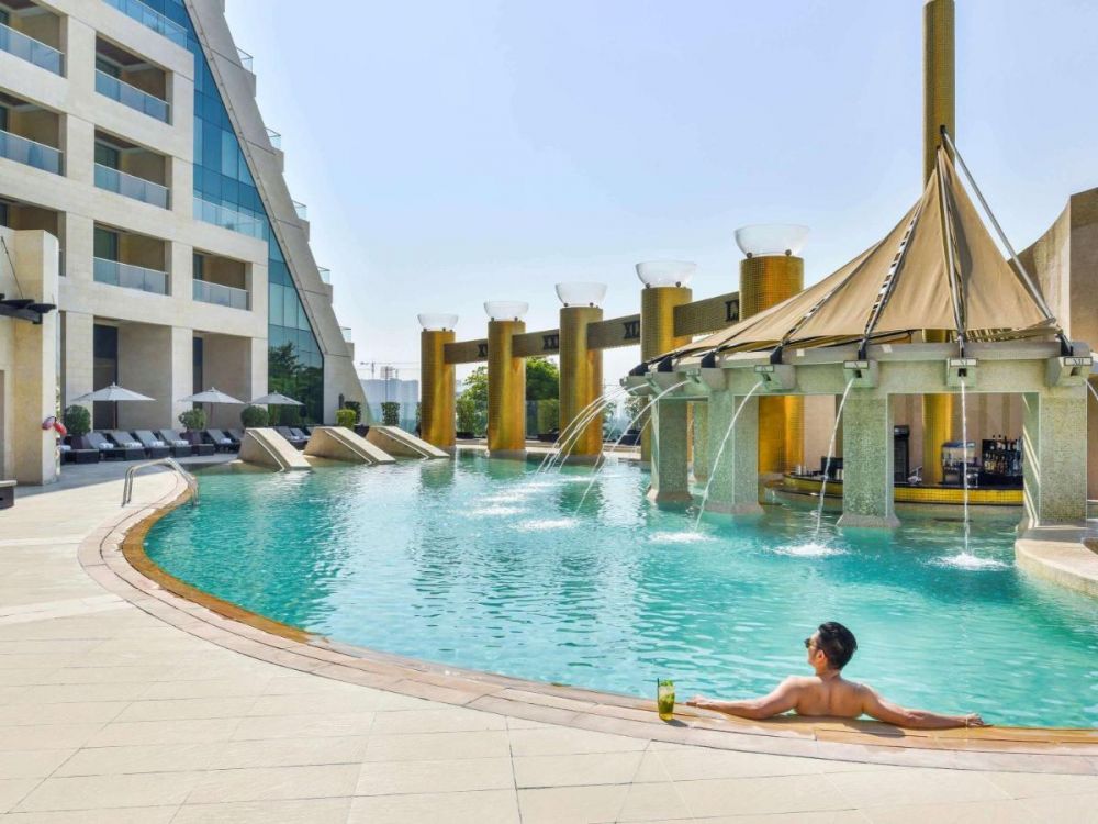 Raffles Dubai 5*