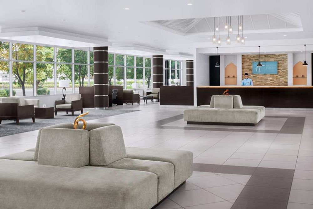 Holiday Inn Express Internet City 2*