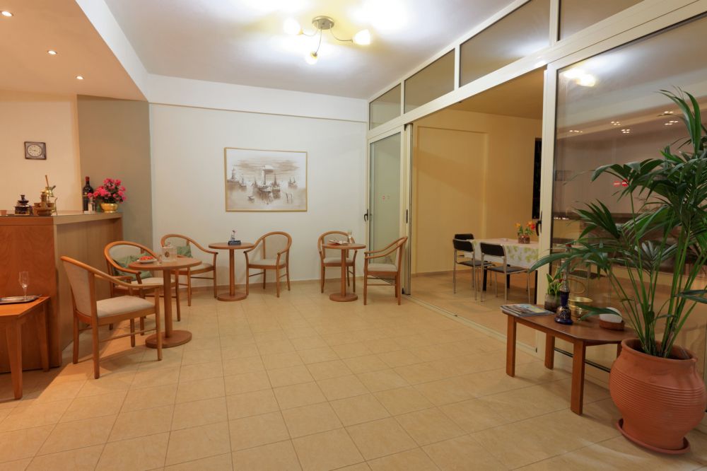 Fotis Studios Apartments 4*