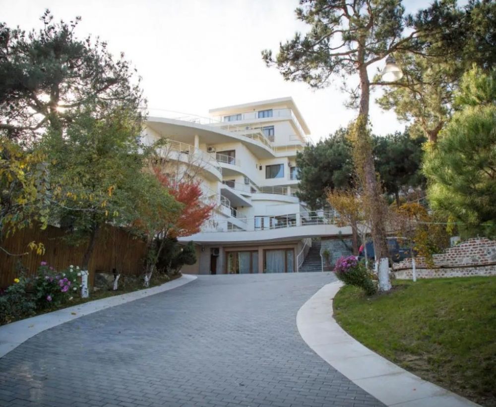 Beaumonde Garden 3*