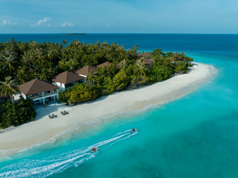 Avani+ Fares Maldives Resort 5*