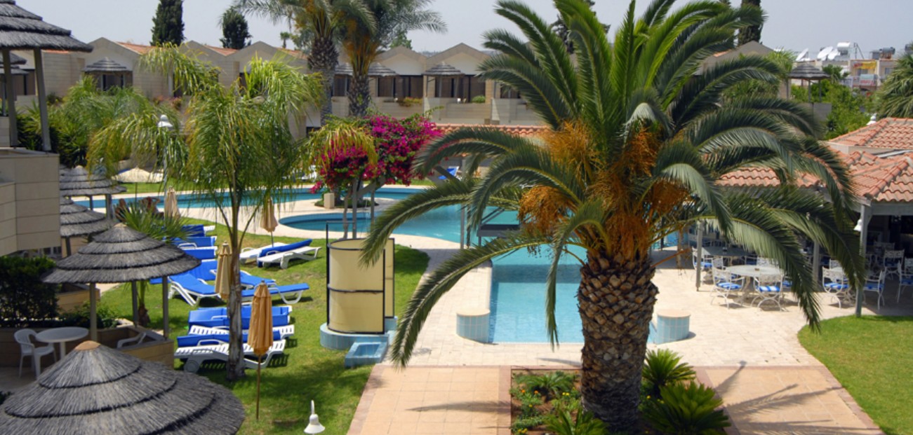 Palm Beach Hotel & Bungalows 4*