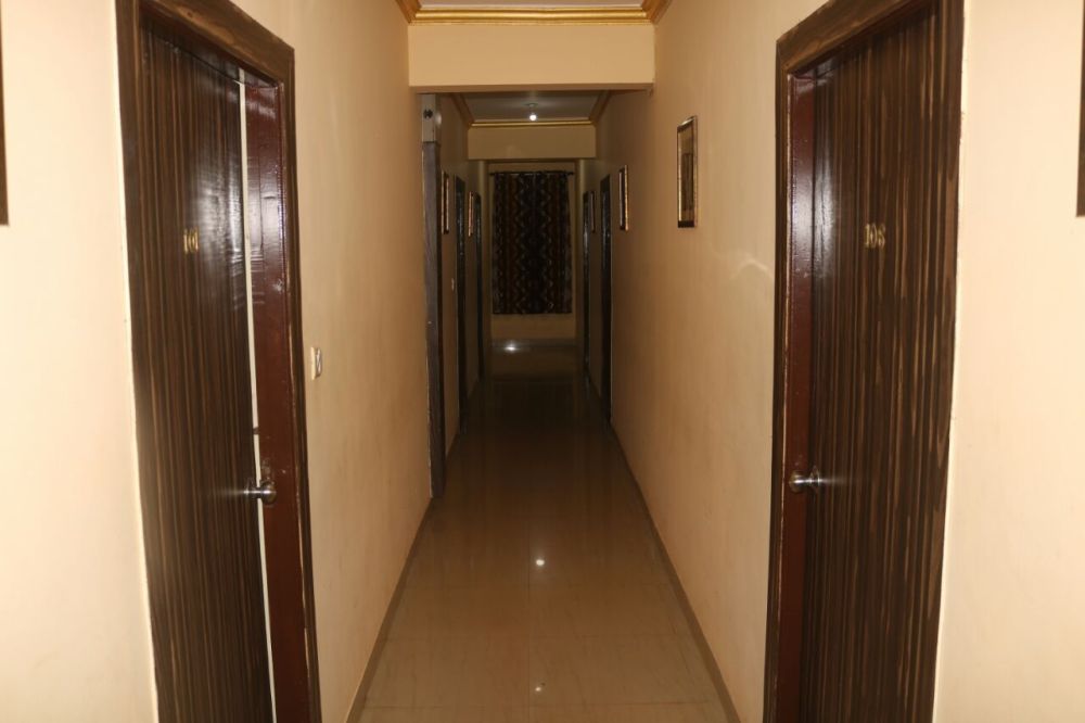 Krish Holiday Inn 3*