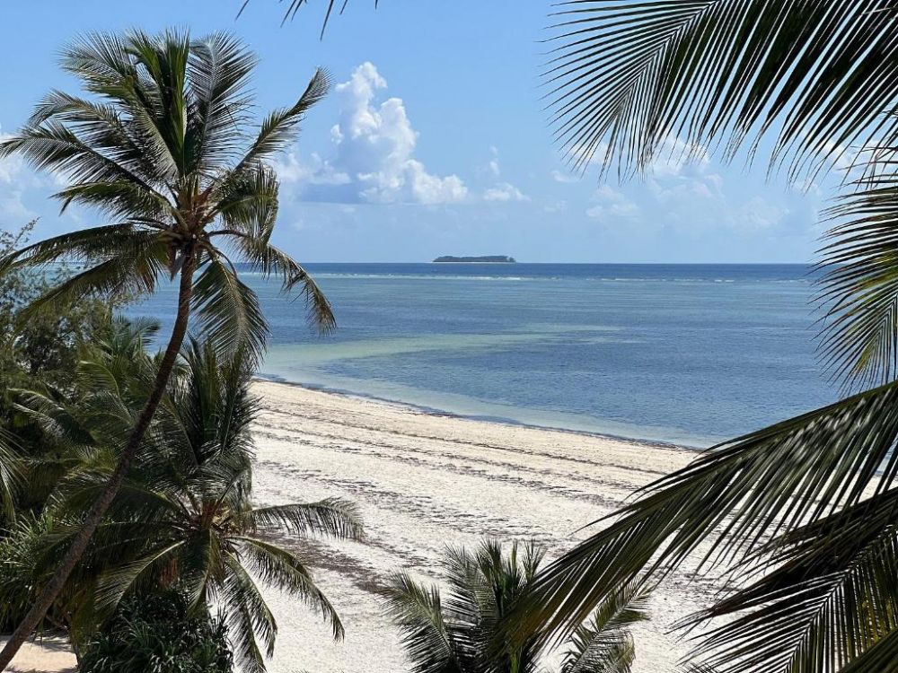 Sky & Sand Zanzibar Beach Resort 3*